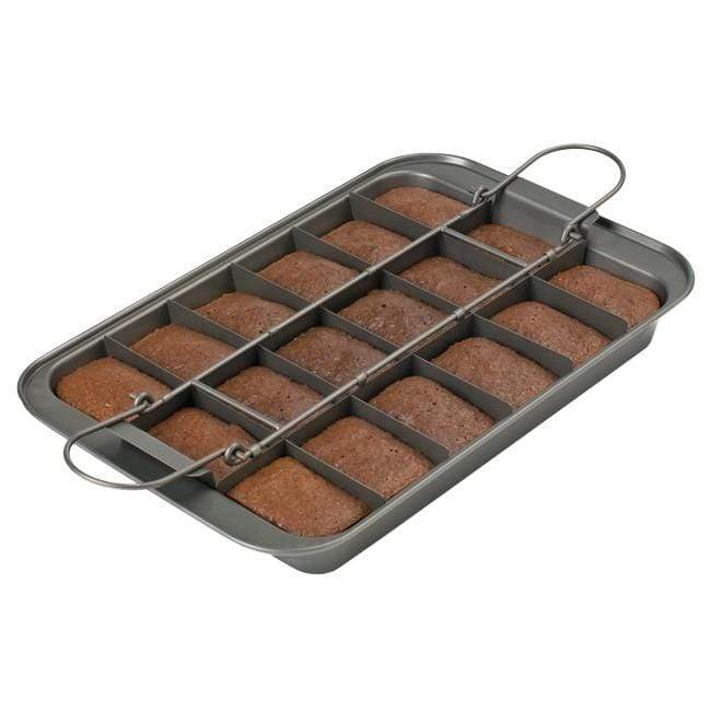 https://readingchina.com/cdn/shop/products/chicago-metallic-chicago-metallic-slice-solutions-brownie-pan-070687106067-19592982462624_1200x.jpg?v=1626103856