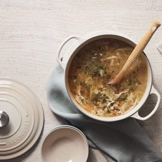 Le Creuset Dutch Ovens &amp; Braisers Le Creuset Round Dutch Oven 5.5 qt - Meringue