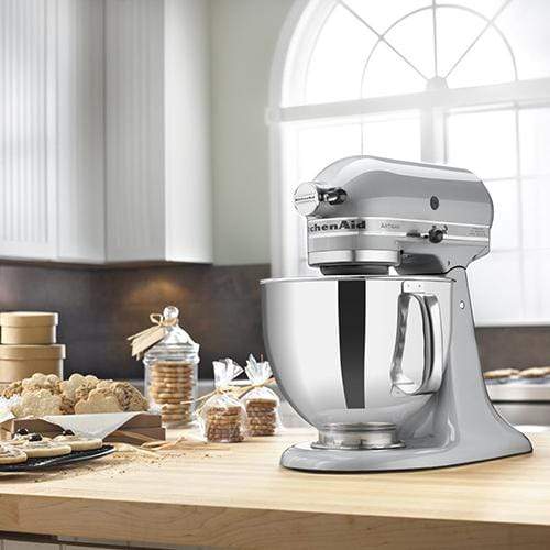 KitchenAid シルバー KitchenAid Artisan 5 Qt. 10-Speed Silver Stand Mixer with Flat