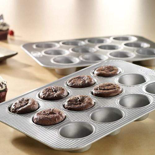 USA PAN 12 Cup Muffin Pan in Gray